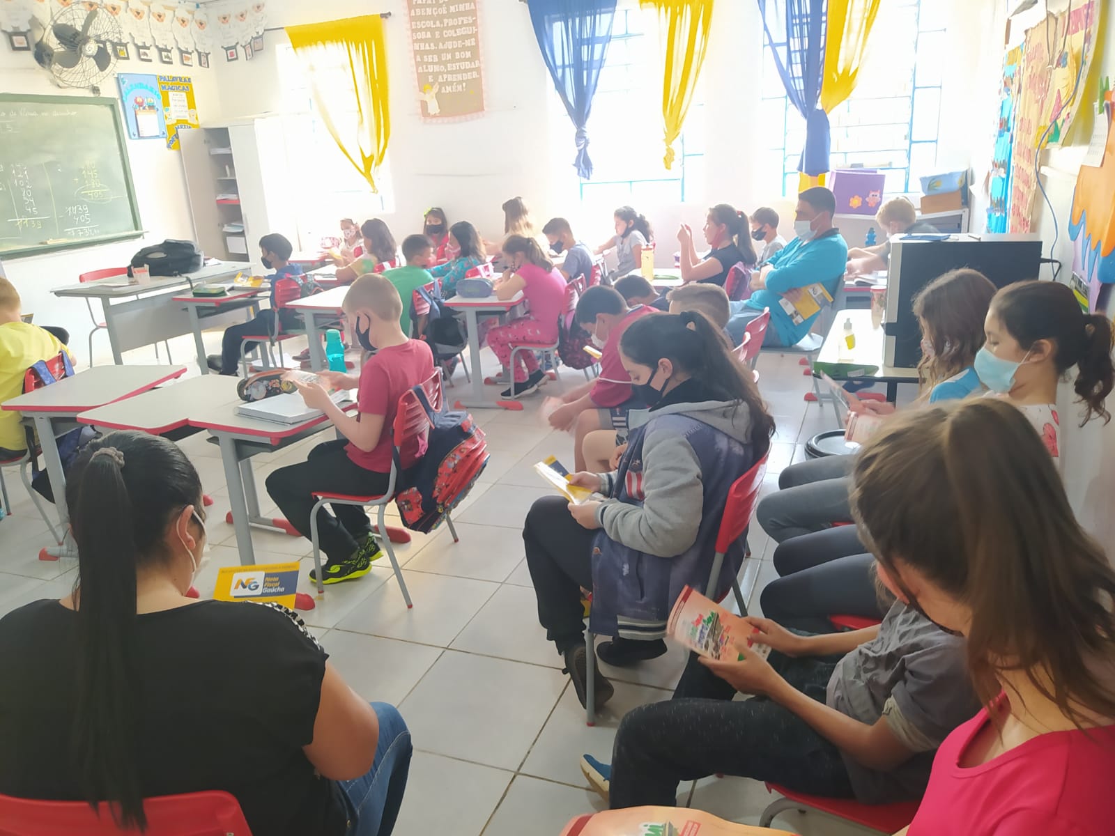 SETOR DE TRIBUTOS DIVULGA CAMPANHA BOLÃO DE PRÊMIOS NAS ESCOLAS DO MUNICÍPIO